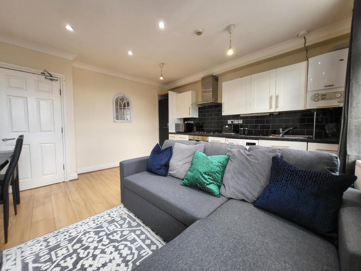 Tooting Bec Central Apartment By London Tube Екстериор снимка